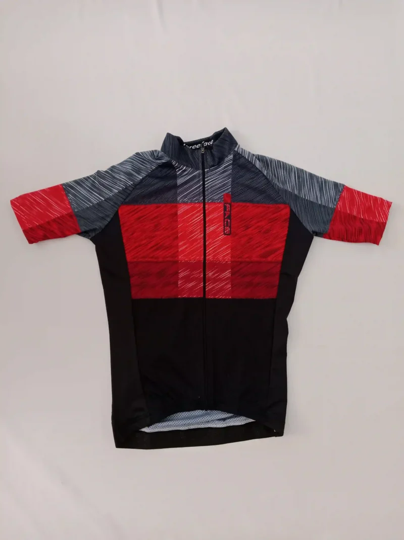 Herren Fahrradtrikot und Trägerhose in sportlichem Design, enganliegend und atmungsaktiv.